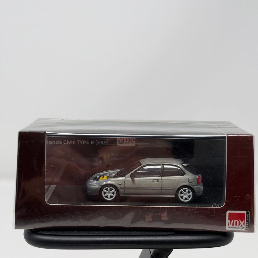 Motorhelix Honda Civic Type R EK9 1:64 Diecast Silver Customized Polishing VDX